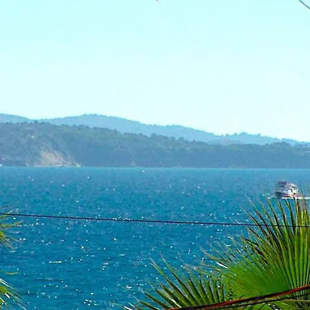 Blue Eye Guest house *
